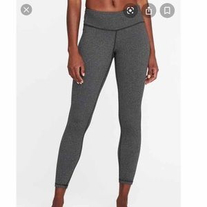 Old Navy Mid-Rise 7/8 Go-Dry Active Leggings